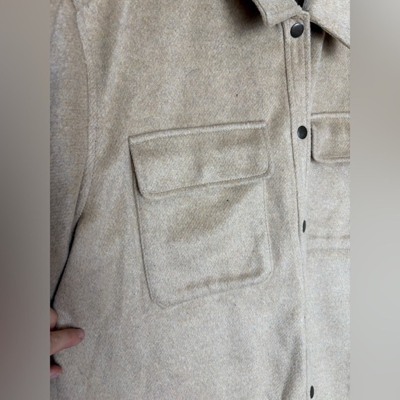Old Navy Tan Shacket. Unisex - Picture 3 of 12